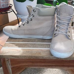 Timberlands boots cream color